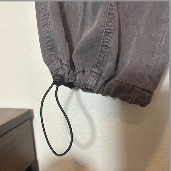 Forever 21 Army Green Wide-Leg Cargo Pants – Size 1X (NWT) - Picture 3 of 5